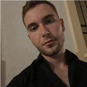 Doy clases de lenguaje musical, tengo el título de grado profesional de música, para todas las edades